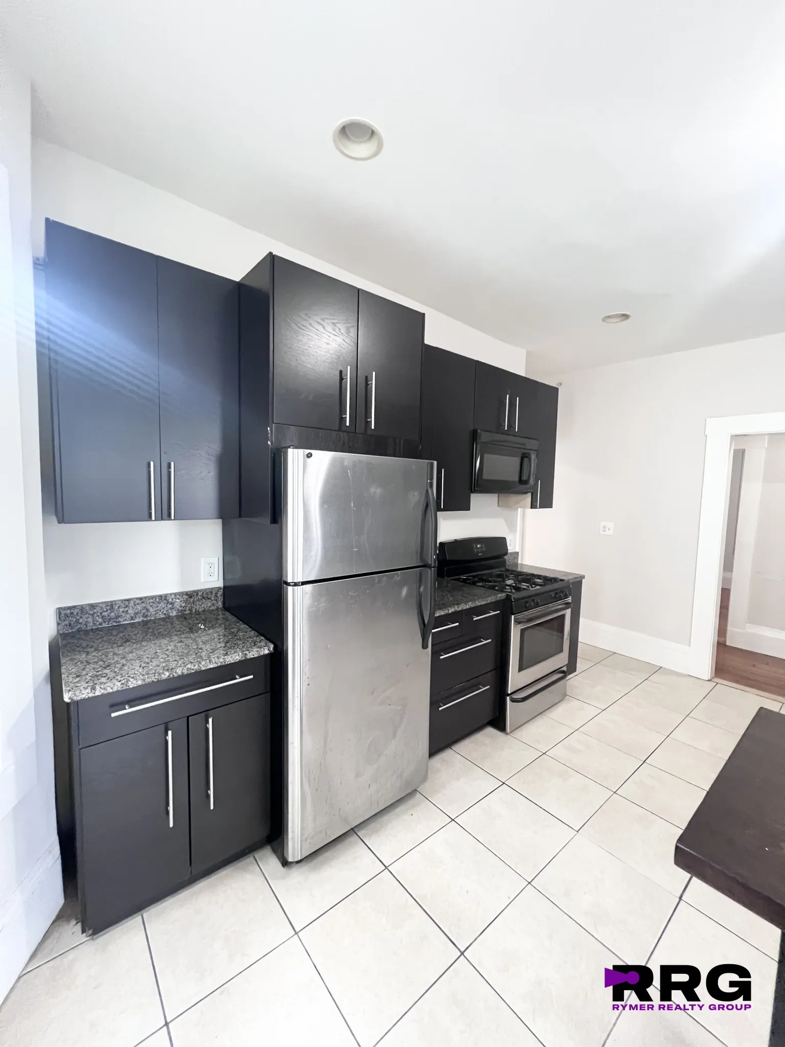 3 bed, 1 bath apartment for rent at 3147-3149 Washington St Unit 1, Jamaica Plain — photo 9 of 21