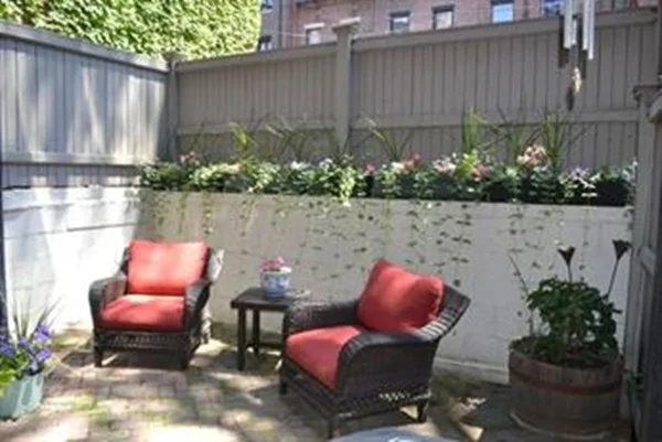 Studio bed, 1 bath apartment for rent at 315-317 Beacon St Unit 1, Back Bay — photo 10 of 11