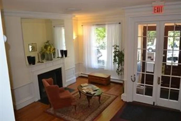 Studio bed, 1 bath apartment for rent at 315-317 Beacon St Unit 1, Back Bay — photo 6 of 11