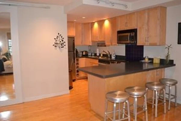 Studio bed, 1 bath apartment for rent at 315-317 Beacon St Unit 1, Back Bay — photo 7 of 11