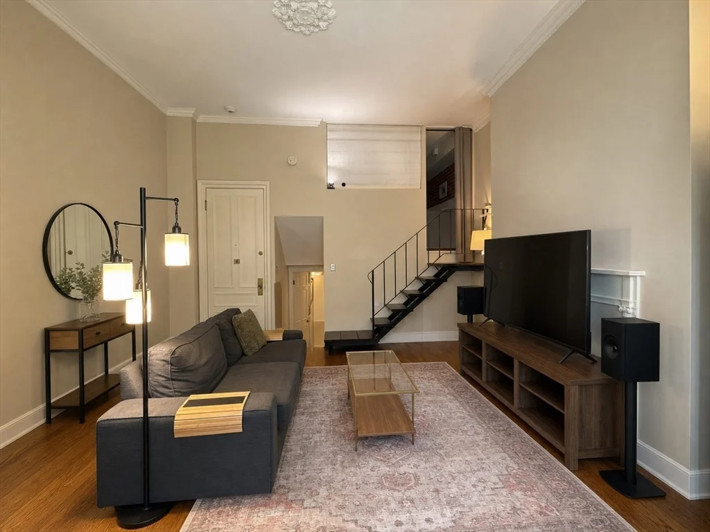 1 bed, 1 bath apartment for rent at 315 Beacon St Unit 5, Back Bay — photo 2 of 16