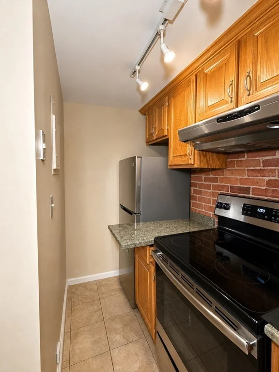 1 bed, 1 bath apartment for rent at 315 Beacon St Unit 5, Back Bay — photo 15 of 16