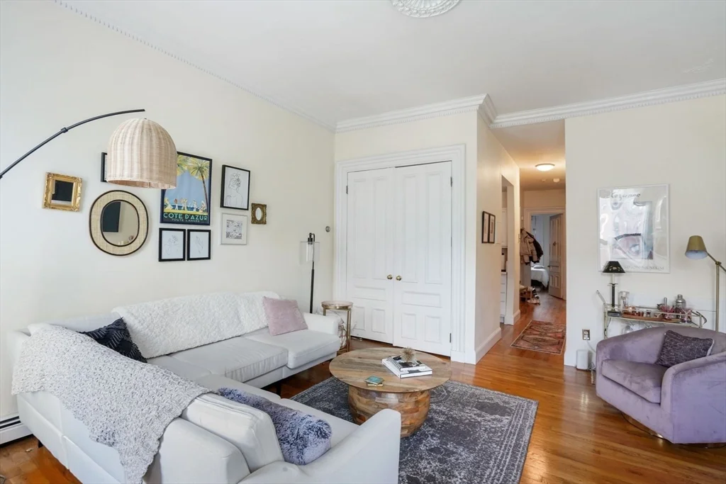 2 bed, 1 bath apartment for rent at 315 Beacon St Unit 8, Back Bay — photo 3 of 7