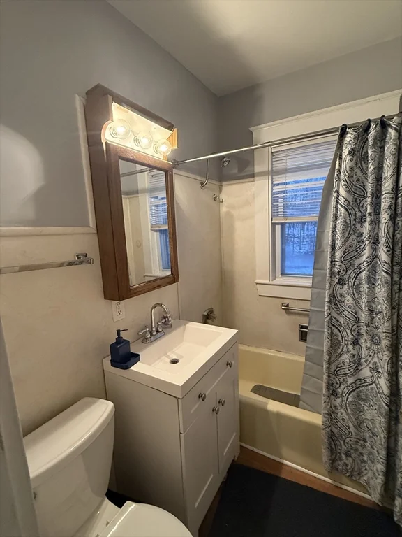 3 bed, 1 bath apartment for rent at 315 Canton St Unit 1, Fitchburg — photo 8 of 8