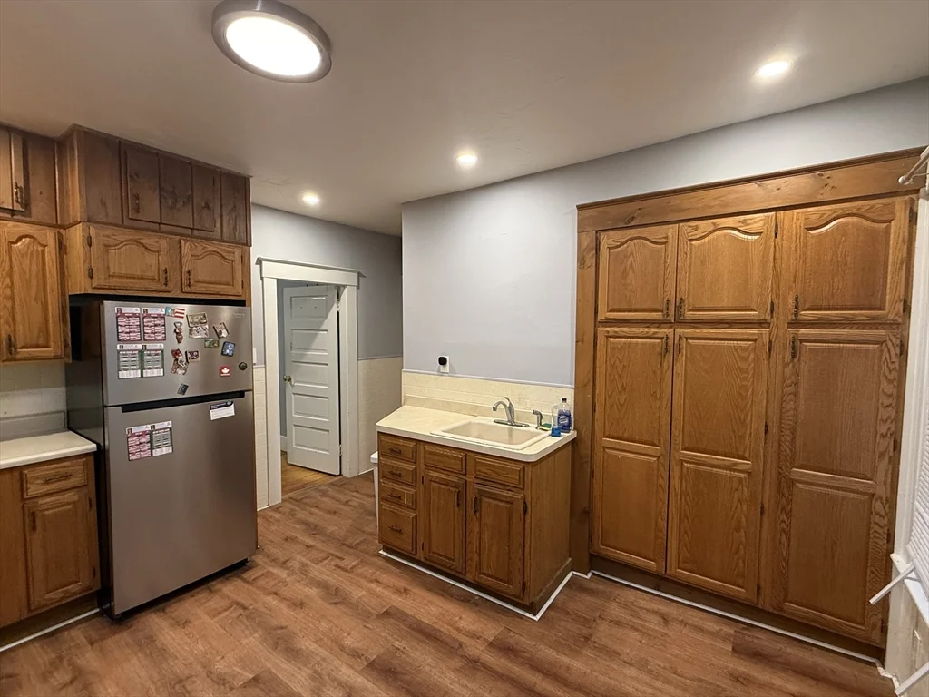3 bed, 1 bath apartment for rent at 315 Canton St Unit 1, Fitchburg — photo 3 of 8