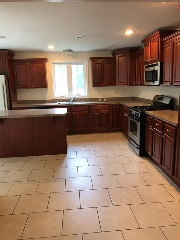 3 bed, 2 bath apartment for rent at 315 Central Unit B, Acton — photo 7 of 34