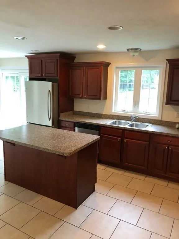 3 bed, 2 bath apartment for rent at 315 Central Unit B, Acton — photo 8 of 34