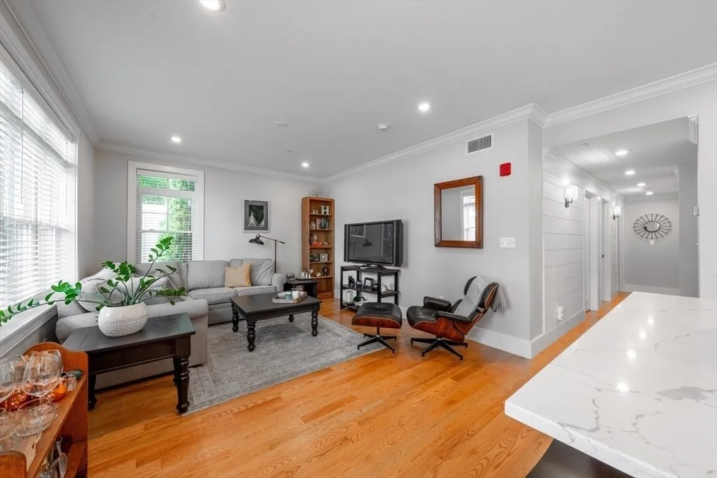 2 bed, 2 bath apartment for rent at 315 College Farm Rd Unit 1, Waltham — photo 6 of 15