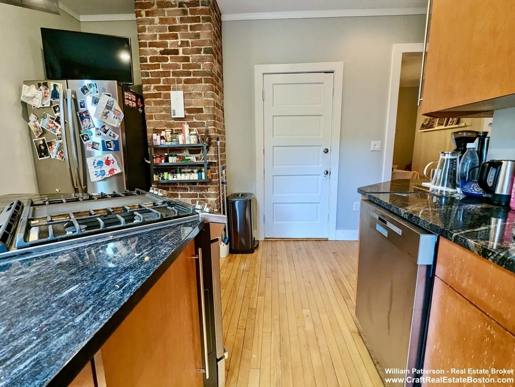 3 bed, 1 bath apartment for rent at 315 Harvard St Unit 2, Harvard Square — photo 4 of 31