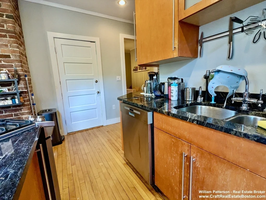 3 bed, 1 bath apartment for rent at 315 Harvard St Unit 2, Harvard Square — photo 3 of 31