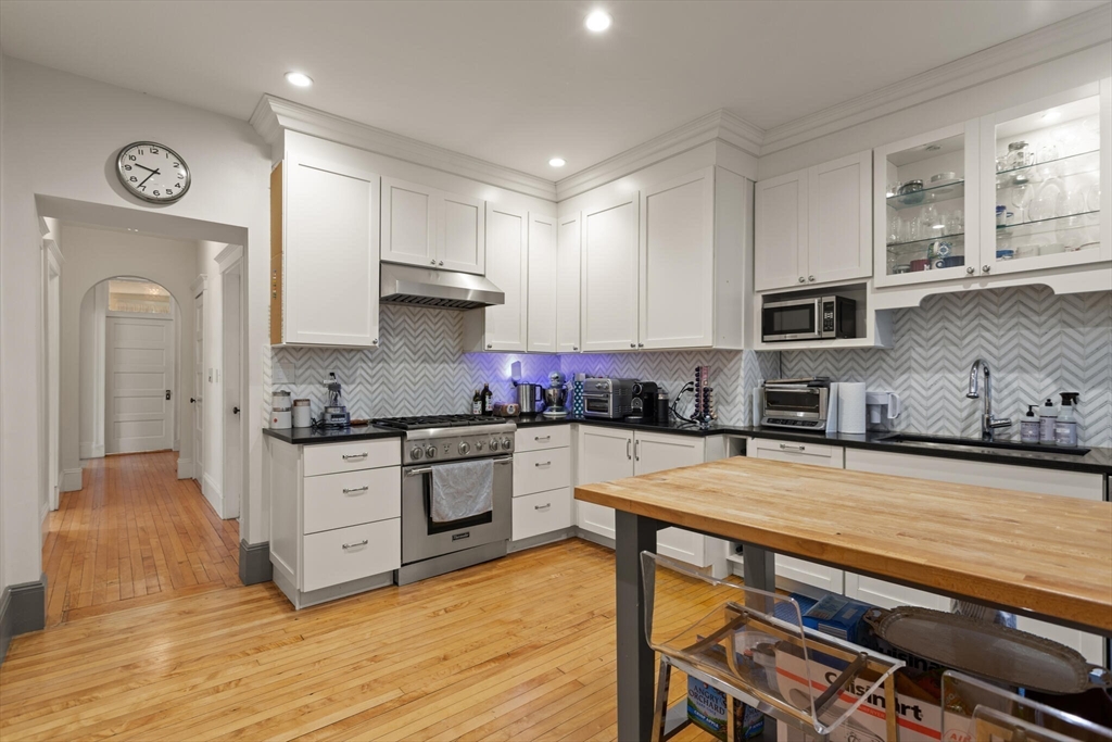 2 bed, 1 bath apartment for rent at 315 Harvard St Unit 3, Mid Cambridge — photo 6 of 17