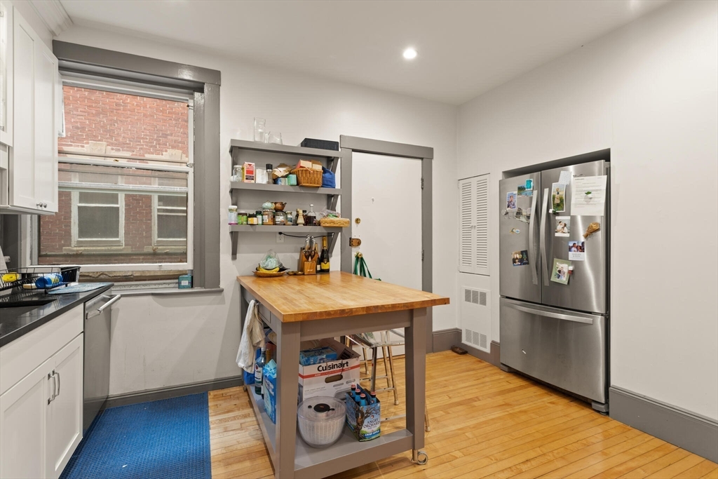 2 bed, 1 bath apartment for rent at 315 Harvard St Unit 3, Mid Cambridge — photo 8 of 17