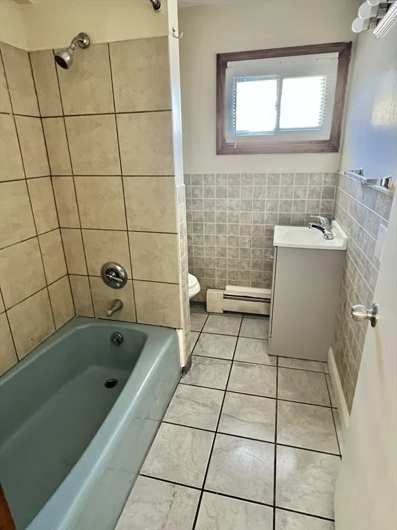 3 bed, 1 bath apartment for rent at 315 Main St Unit 1, Springfield — photo 9 of 10