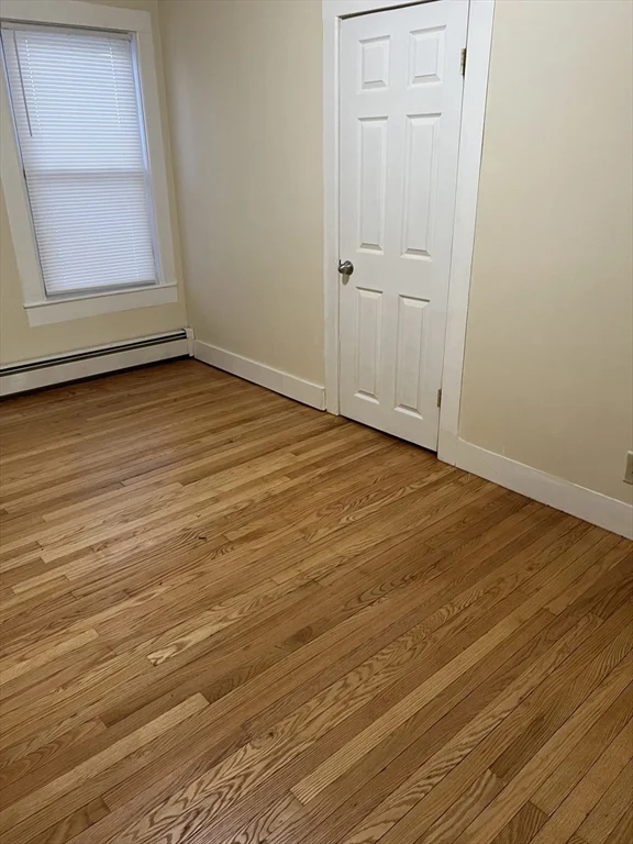 3 bed, 1 bath apartment for rent at 315 Main St Unit 1, Springfield — photo 8 of 10
