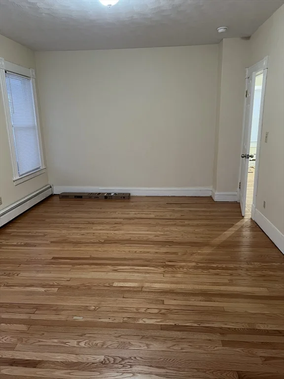 3 bed, 1 bath apartment for rent at 315 Main St Unit 1, Springfield — photo 6 of 10