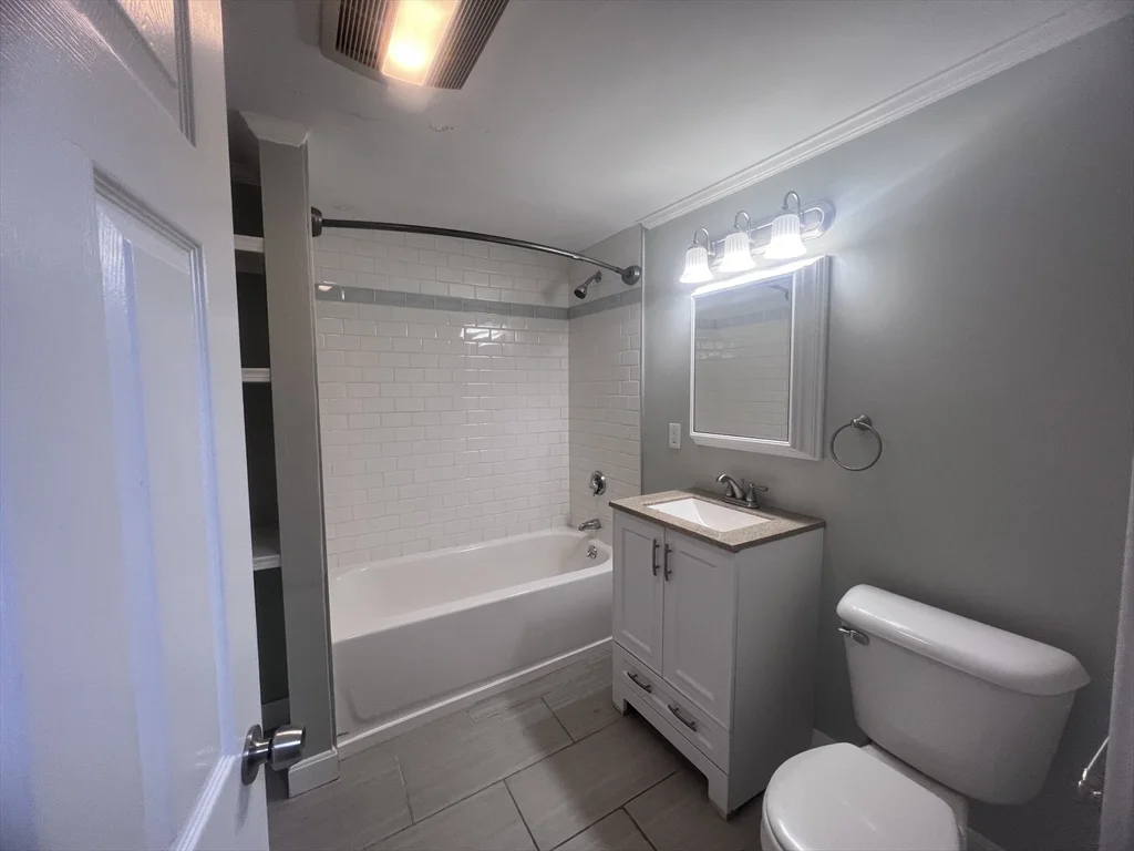 1 bed, 1 bath apartment for rent at 315 Meridian St Unit 3, East Boston — photo 8 of 9