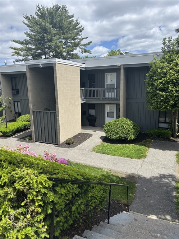 2 bed, 1 bath apartment for rent at 315 Neponset St Unit 56, Norwood — photo 1 of 19