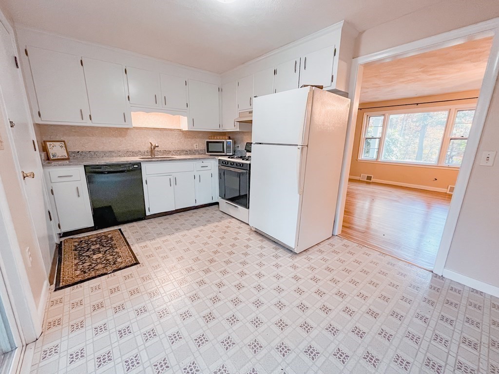 2 bed, 1 bath apartment for rent at 315 Oak St Unit 1, Norton — photo 14 of 19