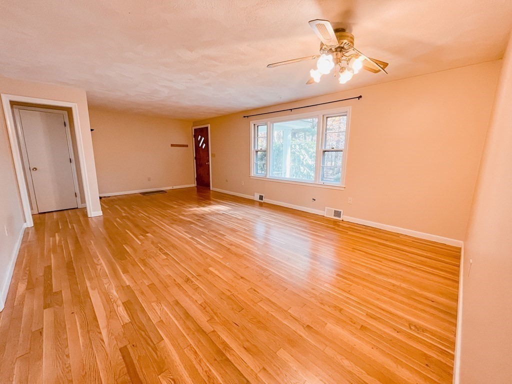 2 bed, 1 bath apartment for rent at 315 Oak St Unit 1, Norton — photo 10 of 19