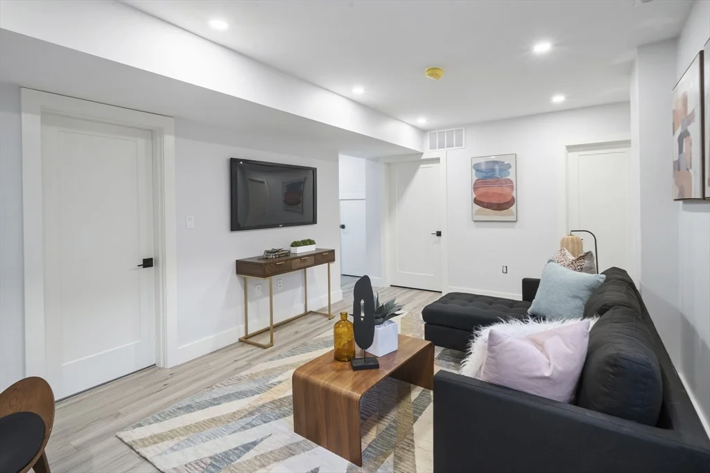 4 bed, 3 bath apartment for rent at 315 Pearl St Unit 0, Cambridgeport — photo 24 of 34