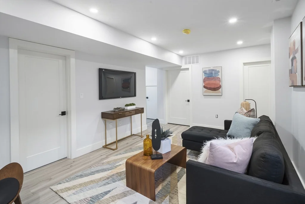 4 bed, 3 bath apartment for rent at 315 Pearl St Unit 1, Cambridgeport — photo 24 of 33