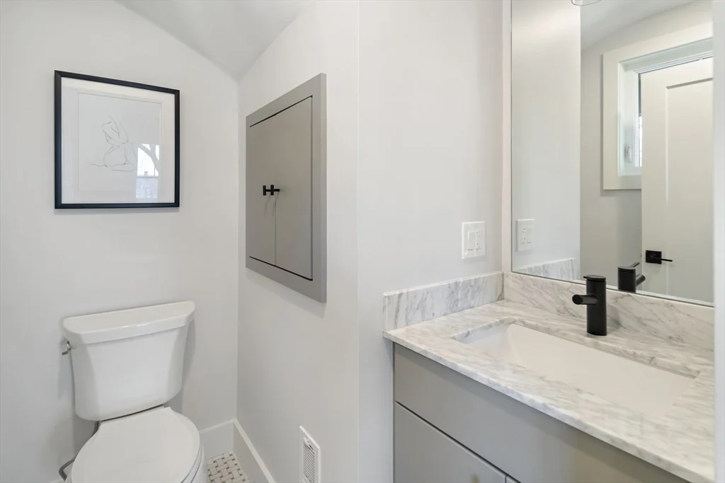 4 bed, 3 bath apartment for rent at 315 Pearl St Unit 1, Cambridgeport — photo 9 of 33