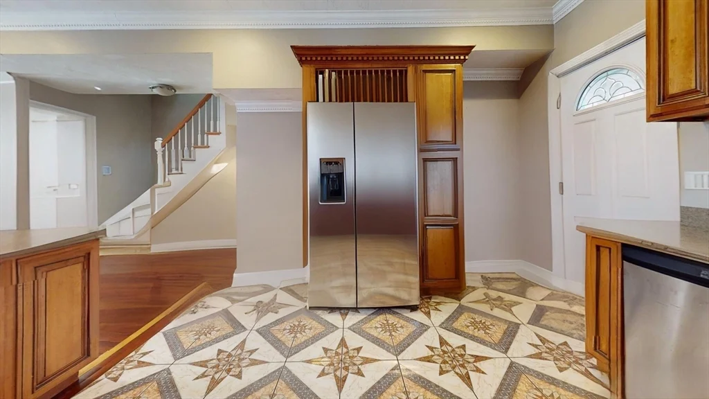 3 bed, 2 bath apartment for rent at 315 Silver Unit 2, South Boston — photo 2 of 13