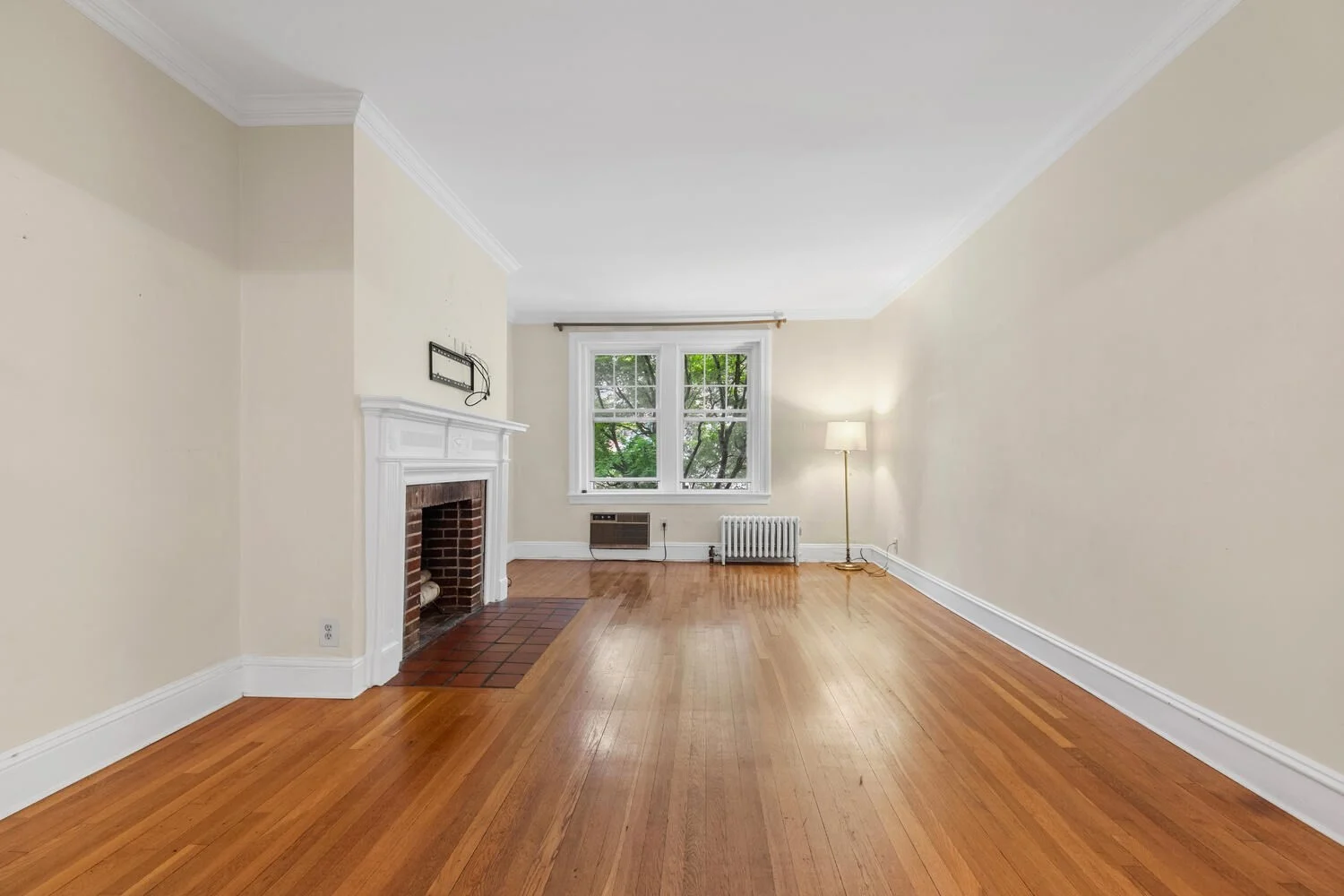 2 bed, 2 bath apartment for rent at 315 Tappan Unit 1, Brookline Hills — photo 3 of 28