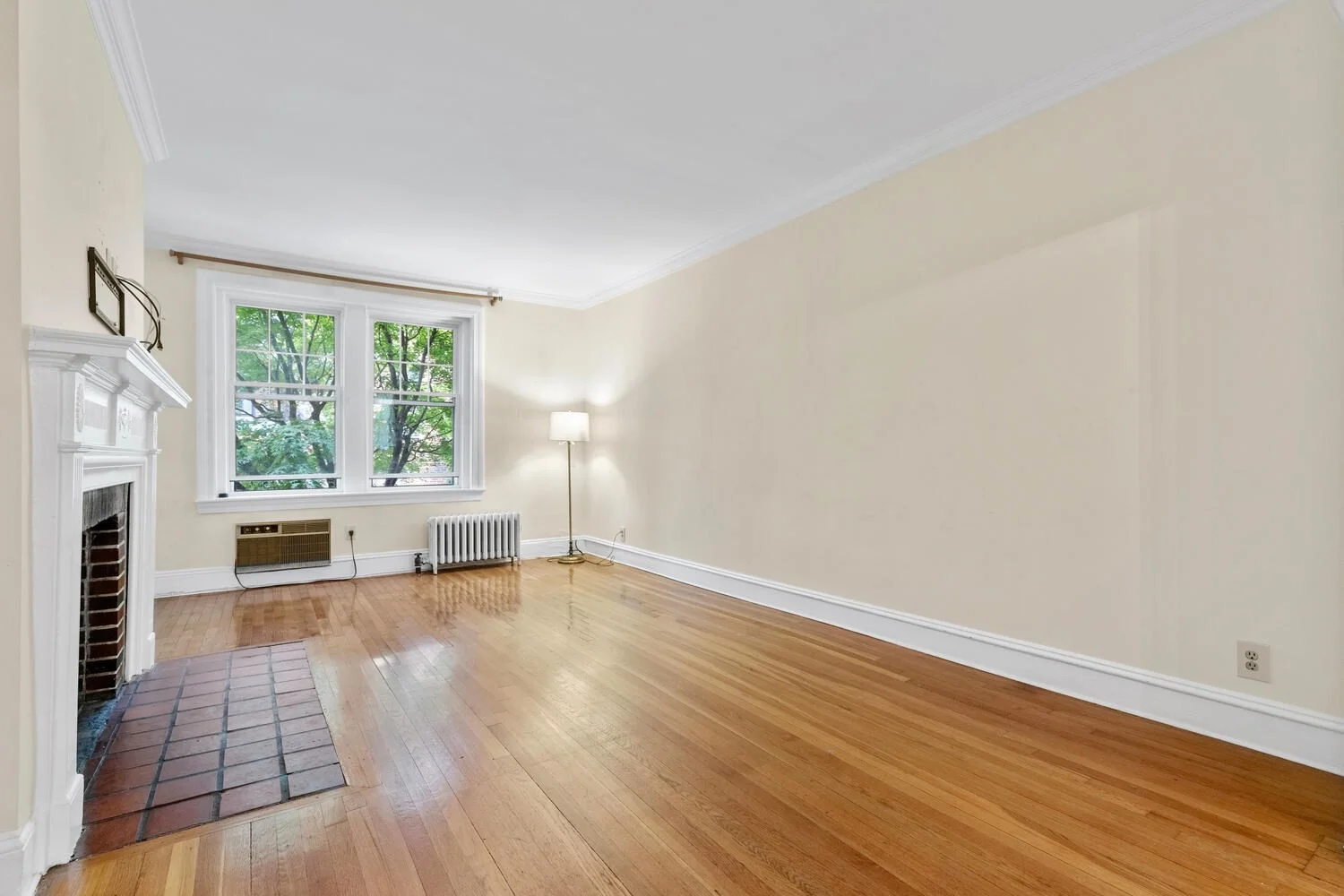 2 bed, 2 bath apartment for rent at 315 Tappan Unit 1, Brookline Hills — photo 4 of 28