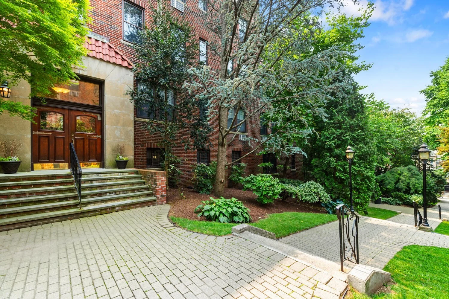 2 bed, 2 bath apartment for rent at 315 Tappan Unit 1, Brookline Hills — photo 27 of 28