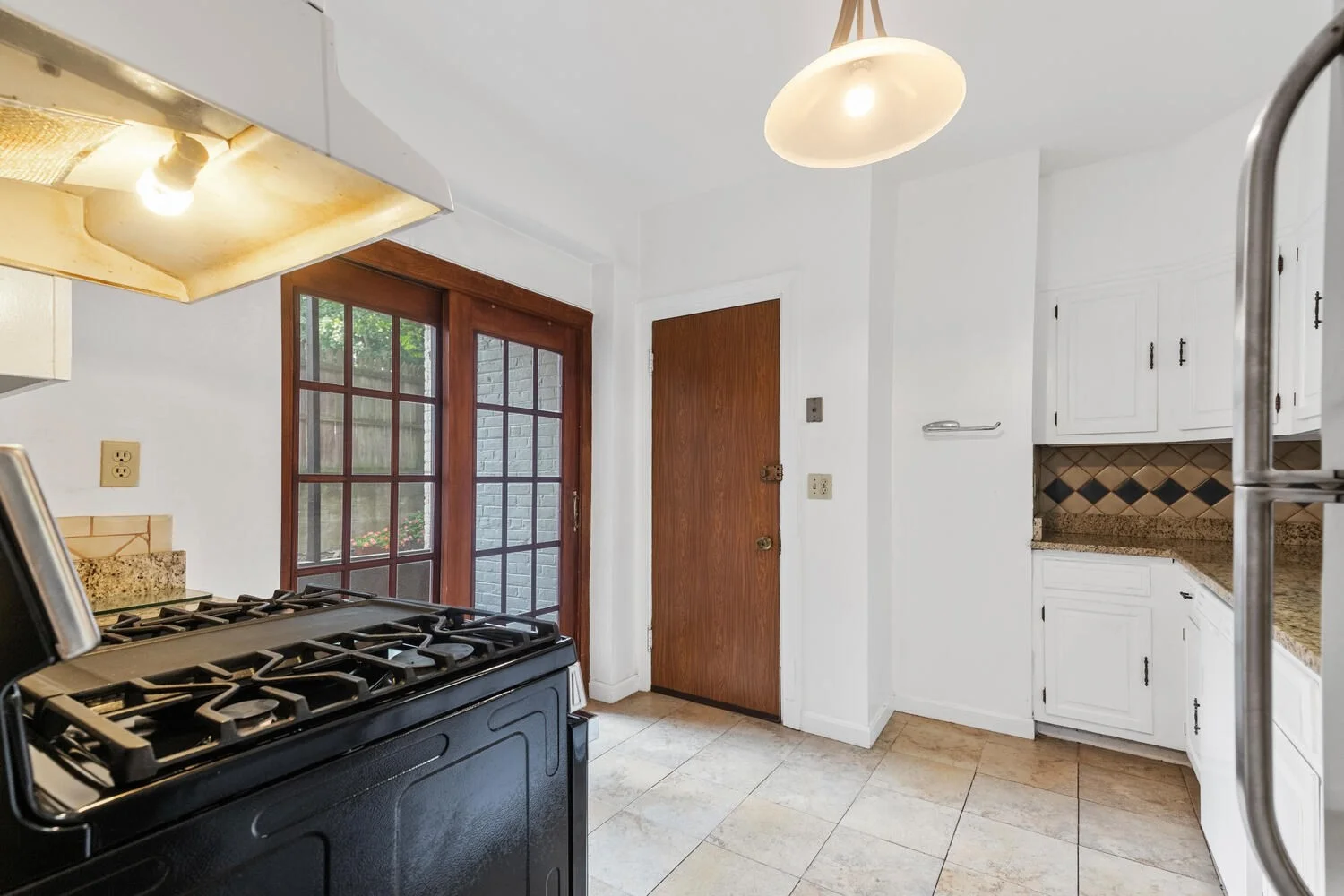 2 bed, 2 bath apartment for rent at 315 Tappan Unit 1, Brookline Hills — photo 11 of 28