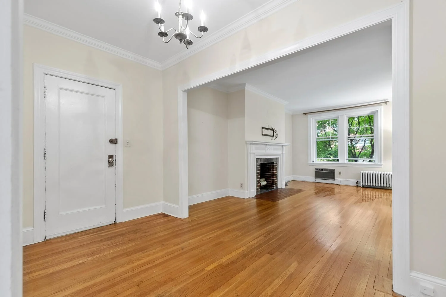 2 bed, 2 bath apartment for rent at 315 Tappan Unit 1, Brookline Hills — photo 2 of 28