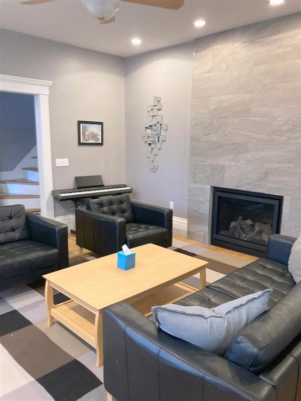 3 bed, 1.5 bath apartment for rent at 315 Windsor St Unit 1, Wellington-Harrington — photo 1 of 33