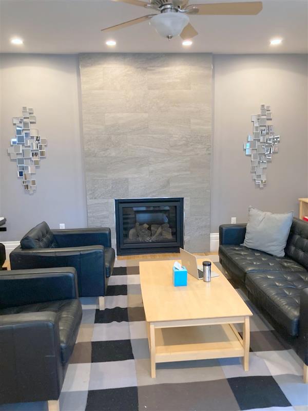 3 bed, 1.5 bath apartment for rent at 315 Windsor St Unit 1, Wellington-Harrington — photo 3 of 33