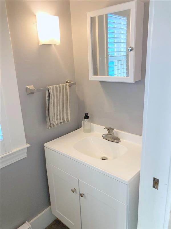 3 bed, 1.5 bath apartment for rent at 315 Windsor St Unit 1, Wellington-Harrington — photo 25 of 33