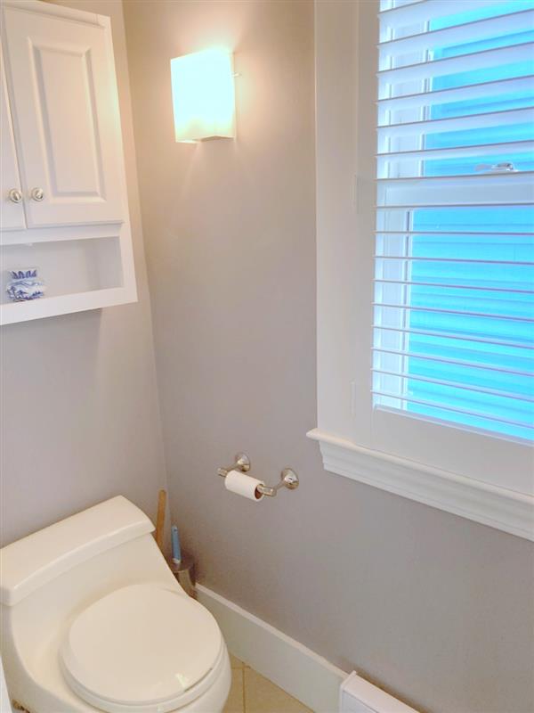 3 bed, 1.5 bath apartment for rent at 315 Windsor St Unit 1, Wellington-Harrington — photo 26 of 33