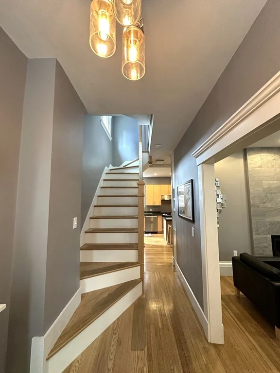 3 bed, 1 bath apartment for rent at 315 Windsor St Unit 315, Wellington-Harrington — photo 4 of 23