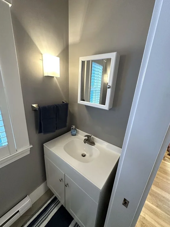 3 bed, 1 bath apartment for rent at 315 Windsor St Unit 315, Wellington-Harrington — photo 16 of 23