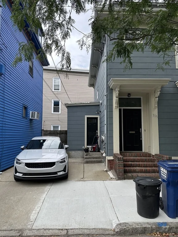 3 bed, 1 bath apartment for rent at 315 Windsor St Unit 315, Wellington-Harrington — photo 23 of 23