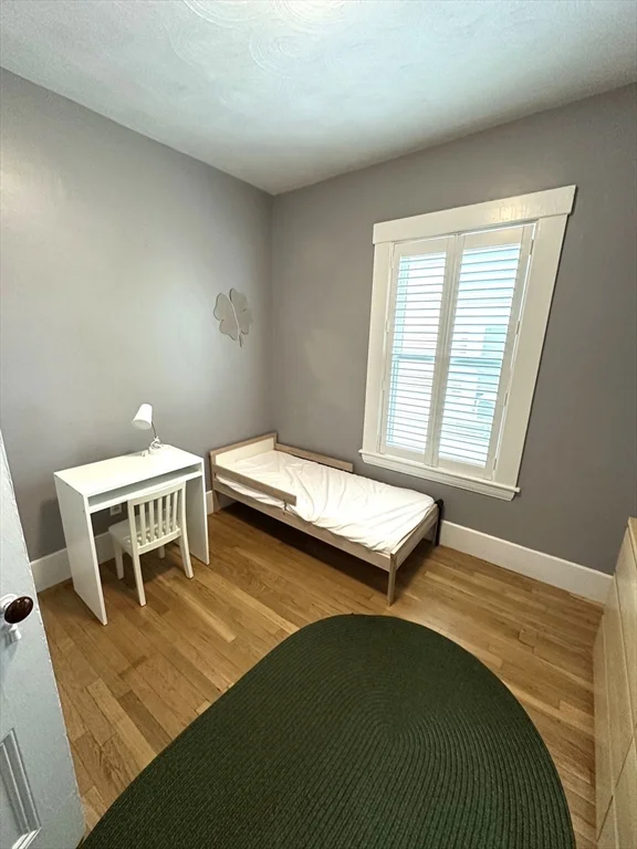 3 bed, 1 bath apartment for rent at 315 Windsor St Unit 315, Wellington-Harrington — photo 13 of 23