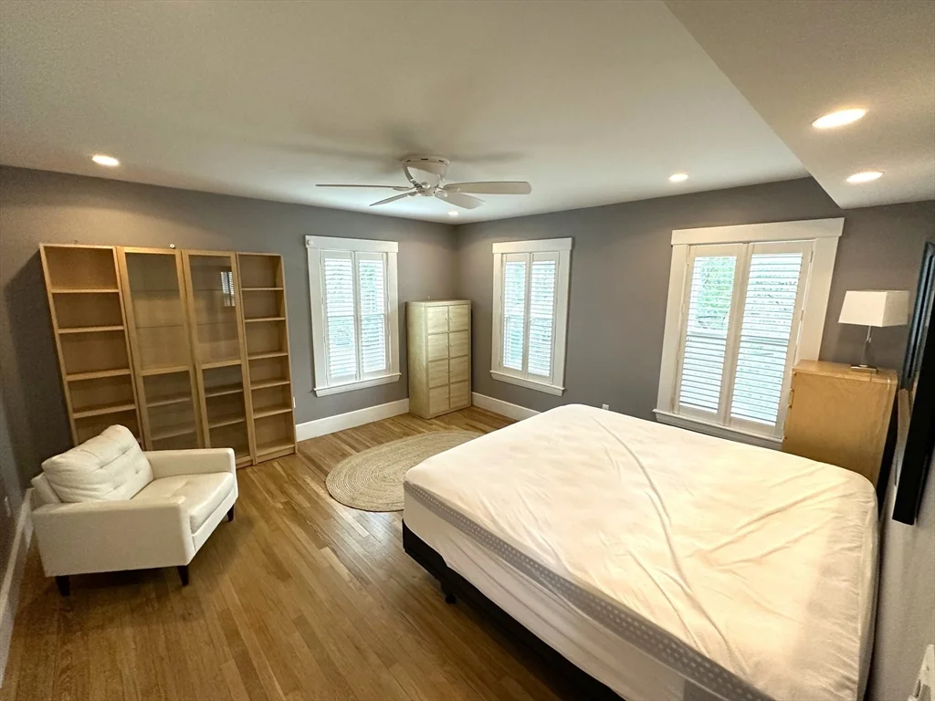 3 bed, 1 bath apartment for rent at 315 Windsor St Unit 315, Wellington-Harrington — photo 7 of 23