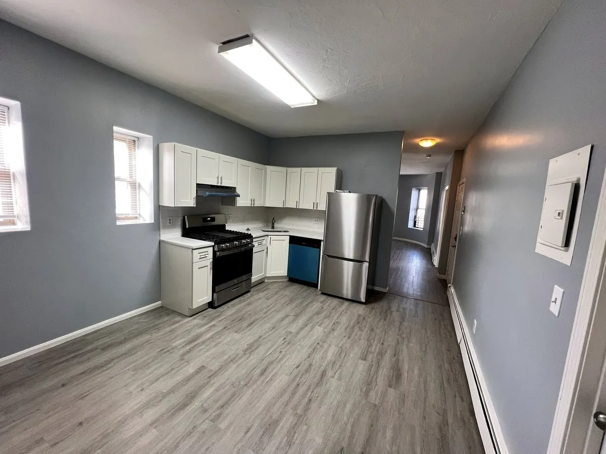 3 bed, 1 bath apartment for rent at 3150 Washington St Unit 2, Jamaica Plain — photo 2 of 5
