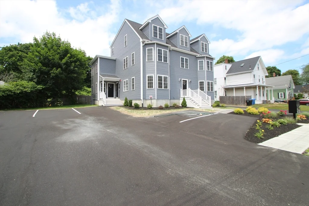 2 bed, 1 bath apartment for rent at 316 Commercial St Unit 2A, Whitman
