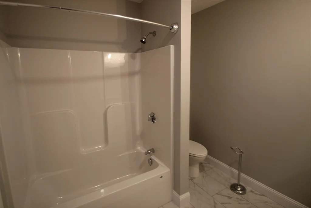 2 bed, 1 bath apartment for rent at 316 Commercial St Unit 2A, Whitman — photo 9 of 9