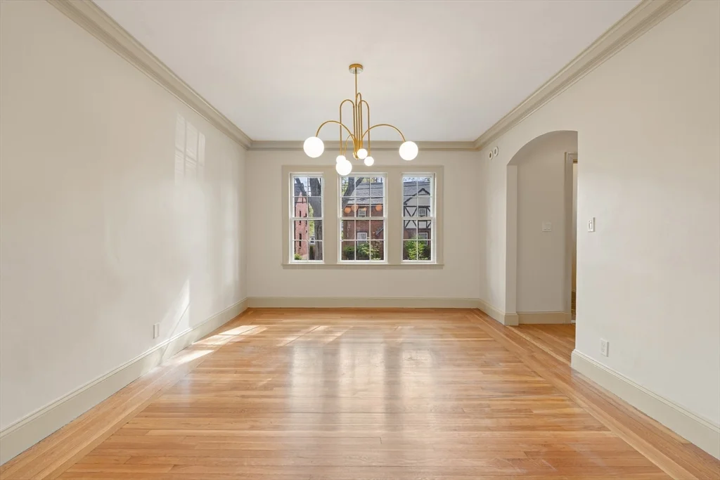 3 bed, 2 bath apartment for rent at 316 Russett Rd, Chestnut Hill — photo 5 of 38