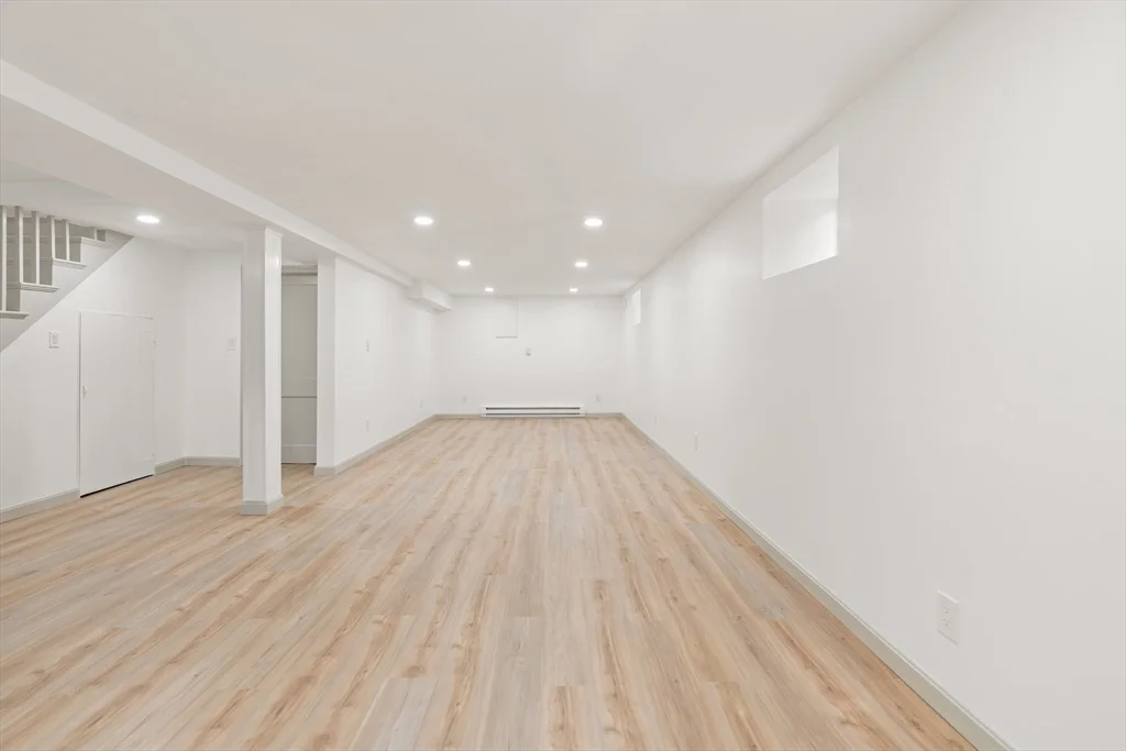 3 bed, 2 bath apartment for rent at 316 Russett Rd, Chestnut Hill — photo 30 of 38