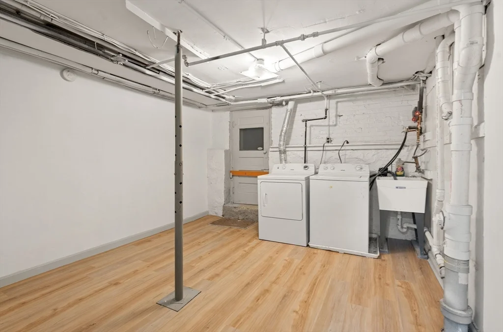 3 bed, 2 bath apartment for rent at 316 Russett Rd, Chestnut Hill — photo 27 of 38