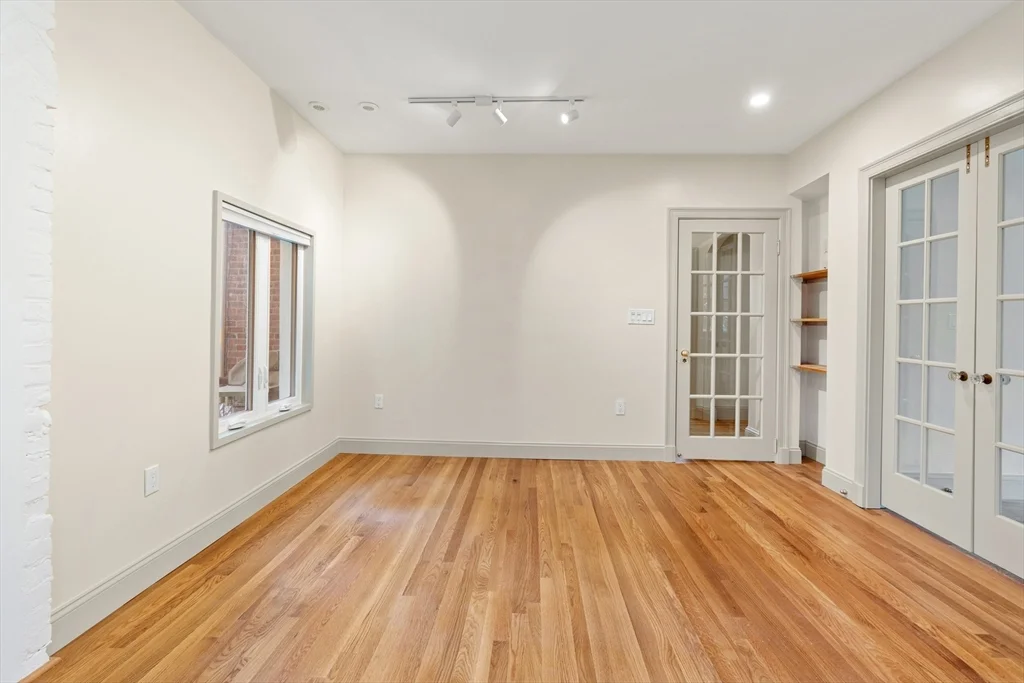 3 bed, 2 bath apartment for rent at 316 Russett Rd, Chestnut Hill — photo 12 of 38