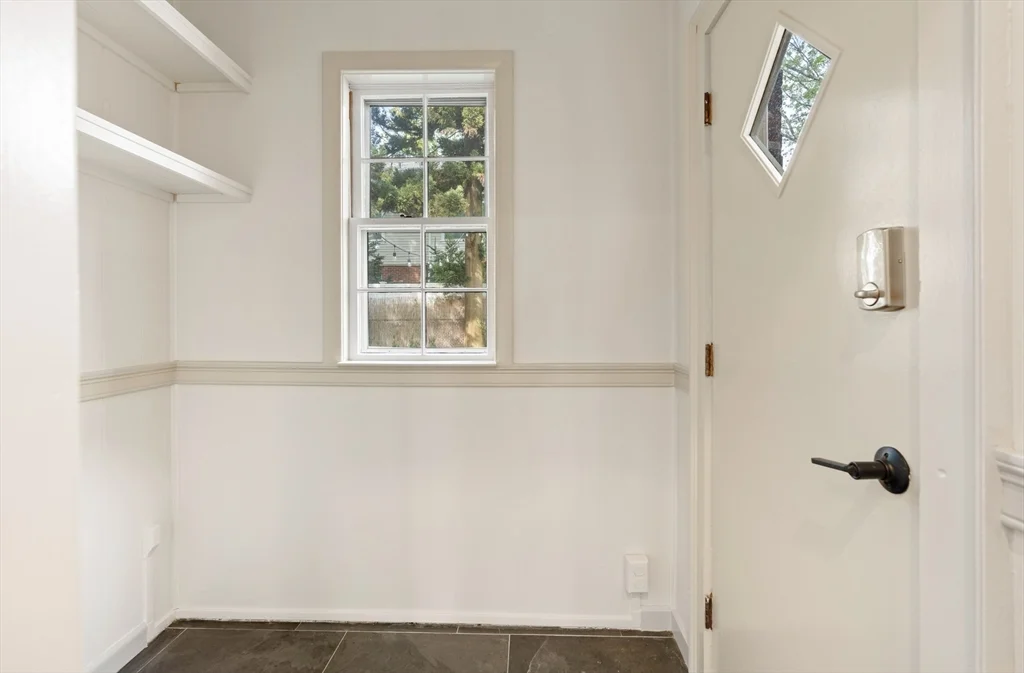 3 bed, 2 bath apartment for rent at 316 Russett Rd, Chestnut Hill — photo 9 of 38