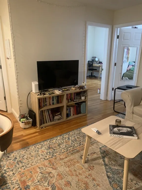3 bed, 1 bath apartment for rent at 316 Saint Paul St Unit 4, North Brookline — photo 5 of 9